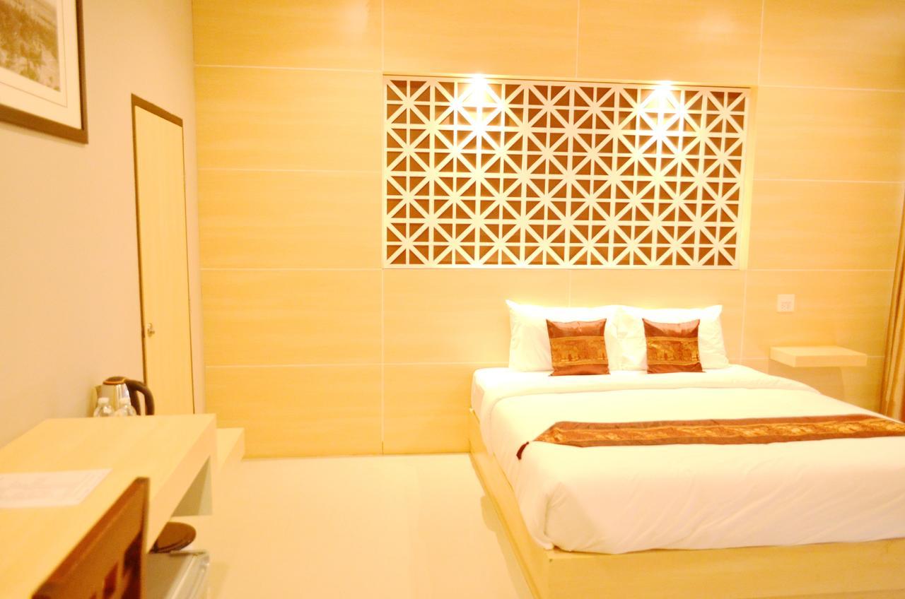 Thatluangview Hotel Vientiane Luaran gambar